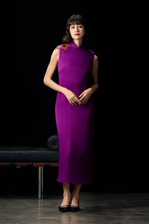 CHEONGSAM WITH EMBROIDERED FLOWERS IN PURPLE