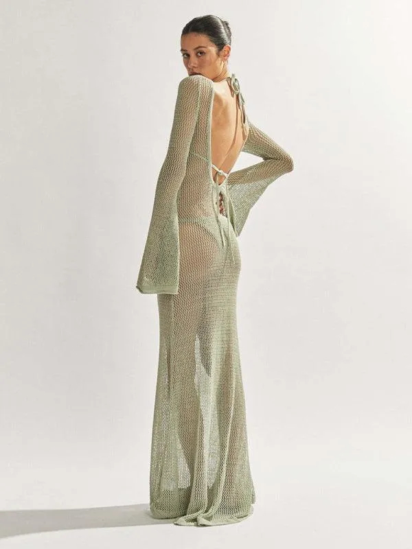 Chic Backless Knit Maxi Dress with Long Sleeves - Alluring Floor-Length Elegance