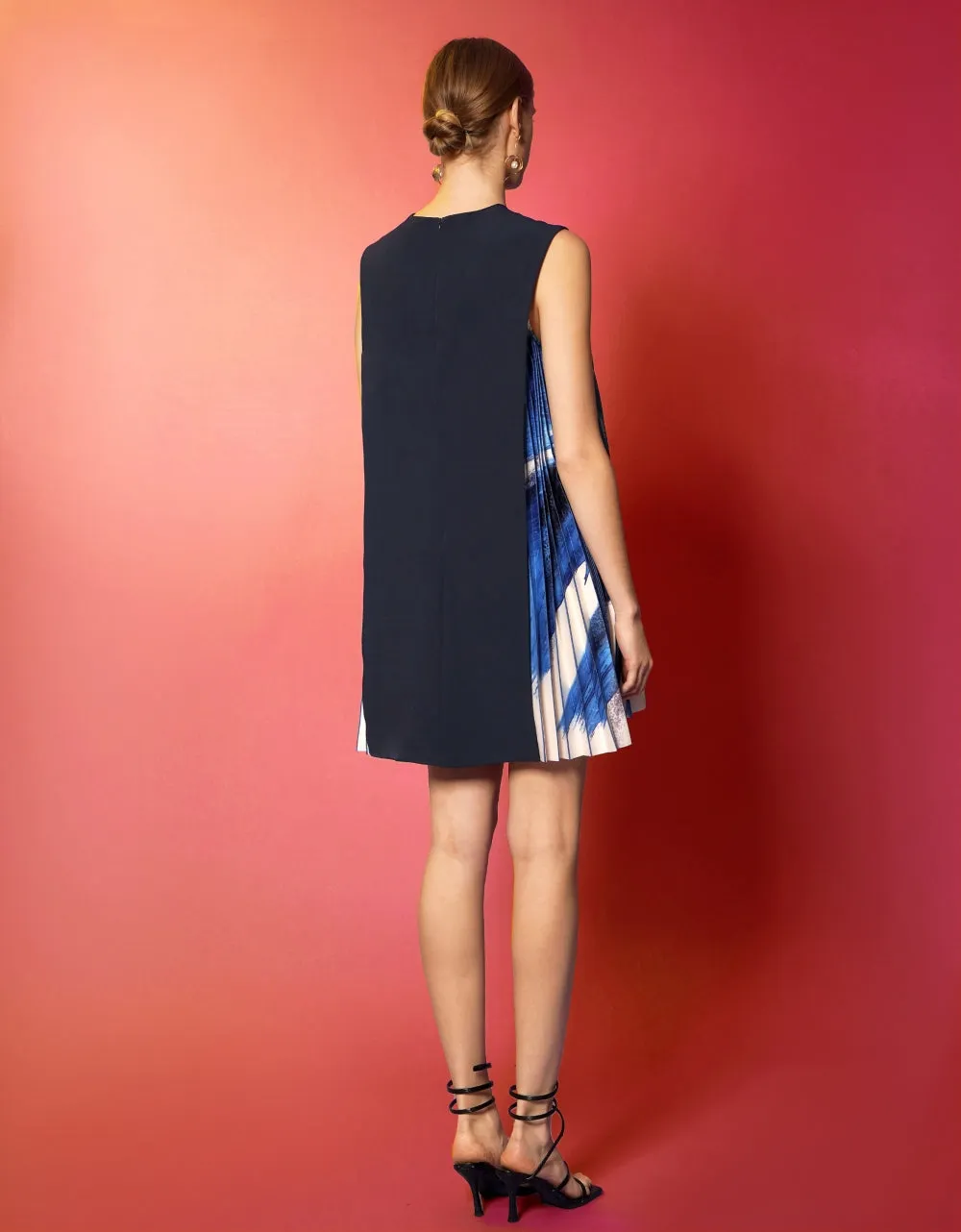 Side Printed Pleated Shift Dress