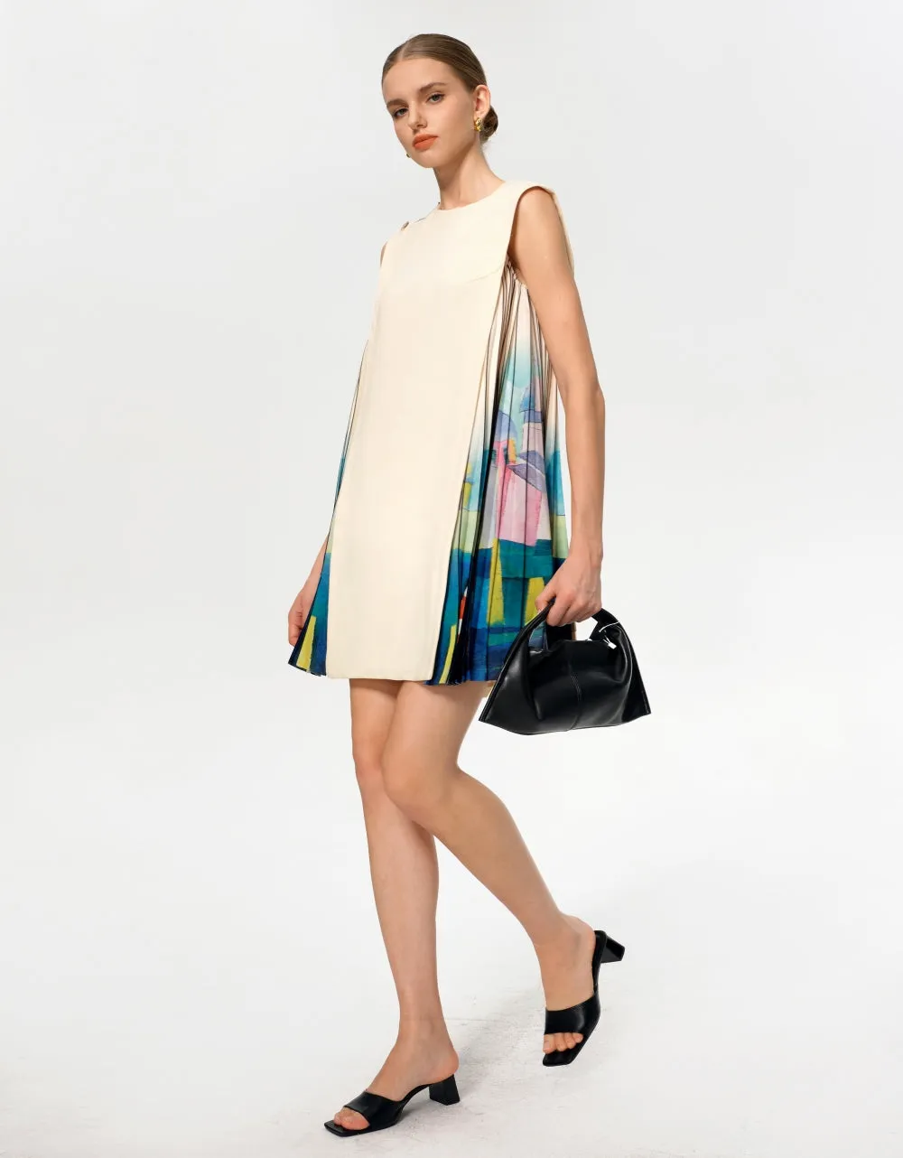 Side Printed Pleated Shift Dress
