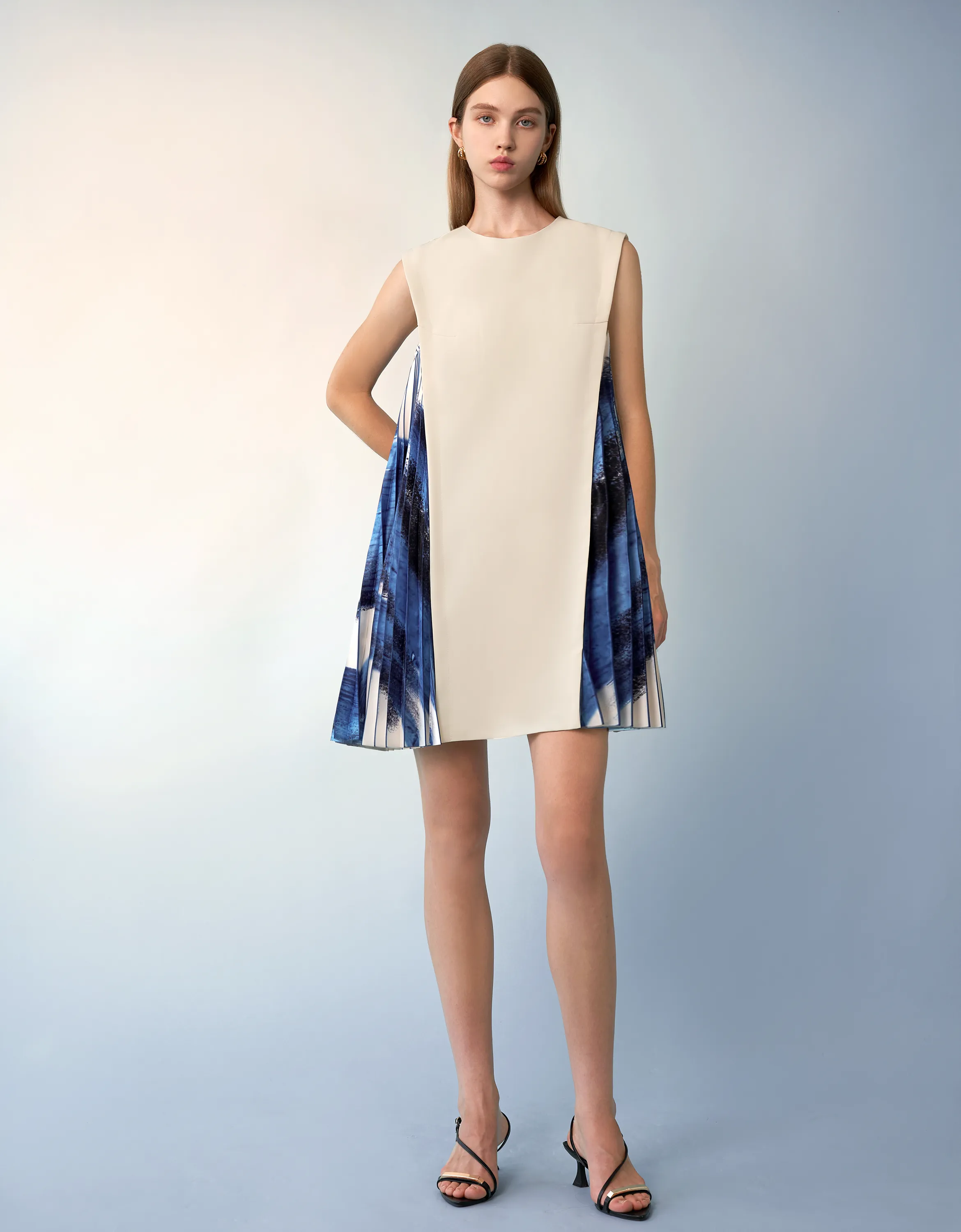 Side Printed Pleated Shift Dress